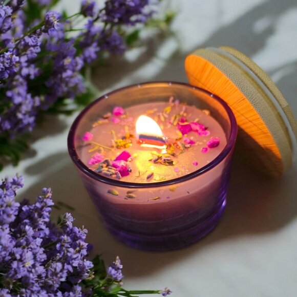 🆕♡ Handmade Lavender Scented Candle With Crystal Pendant & Bamboo Lid 2 Left - Picture 9 of 16